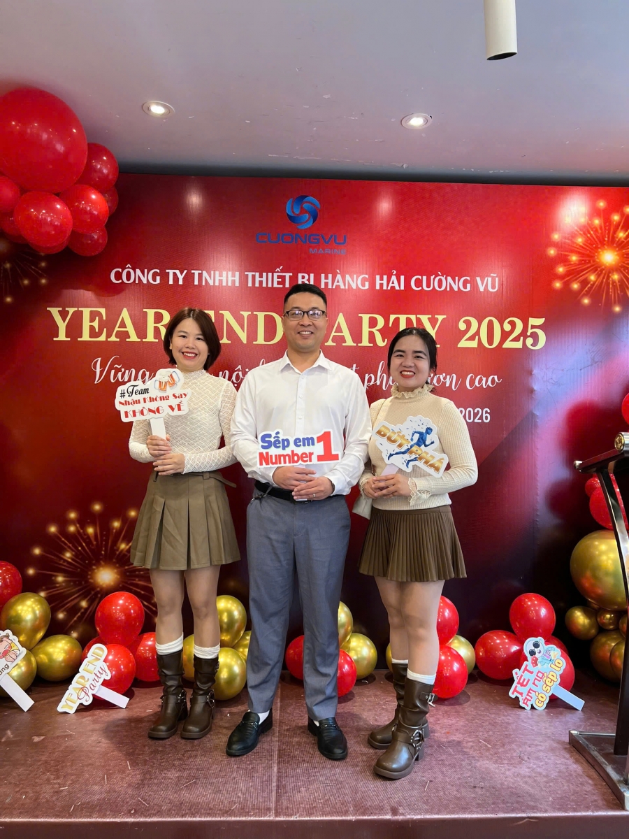 Phó Giám đốc Nguyễn Văn Sinh và phòng Mua Hàng