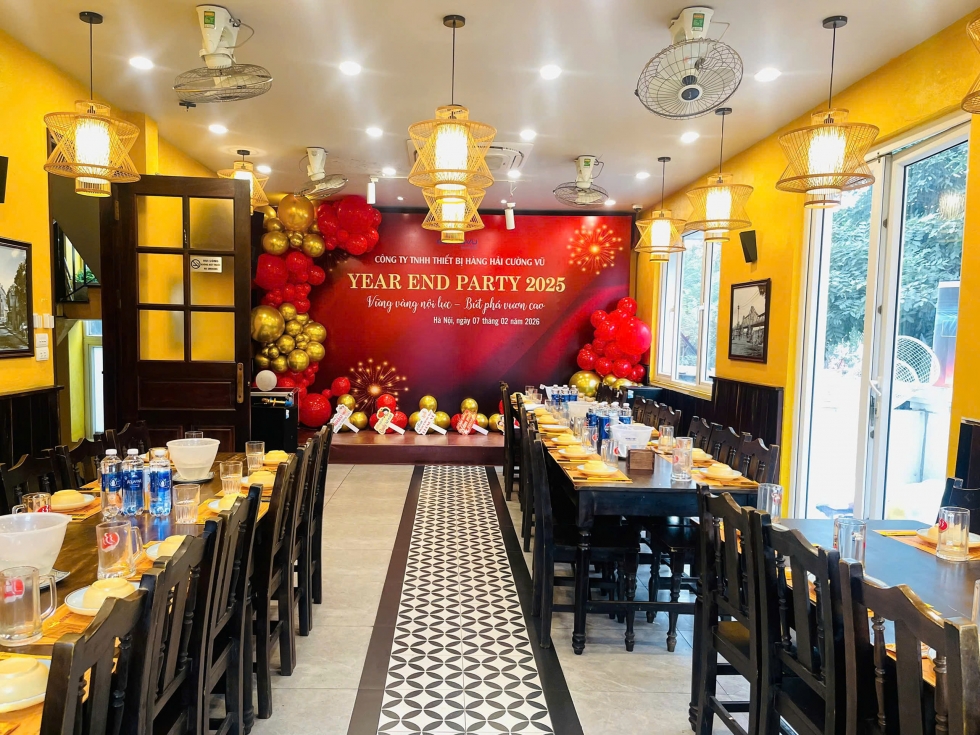 Không gian Tất niên 2025 ấm cúng