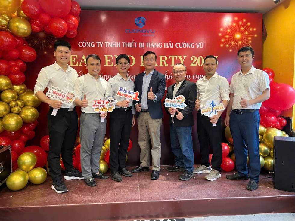 Giám đốc Đặng Vũ Phong và phòng Kỹ Thuật